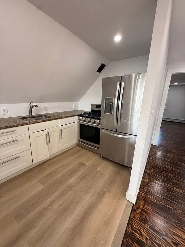 1 bed, 1.0 bath, 1000 sqft, $2,600 — Photo 3