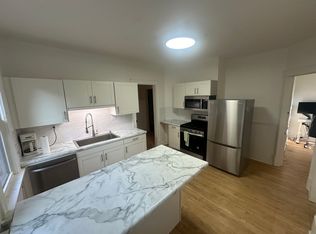 930 S 4th St, Milwaukee, WI 53204