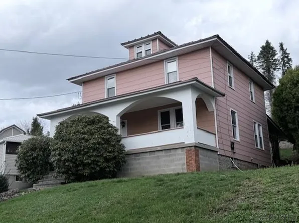 521 Bedford St, Windber, PA 15963