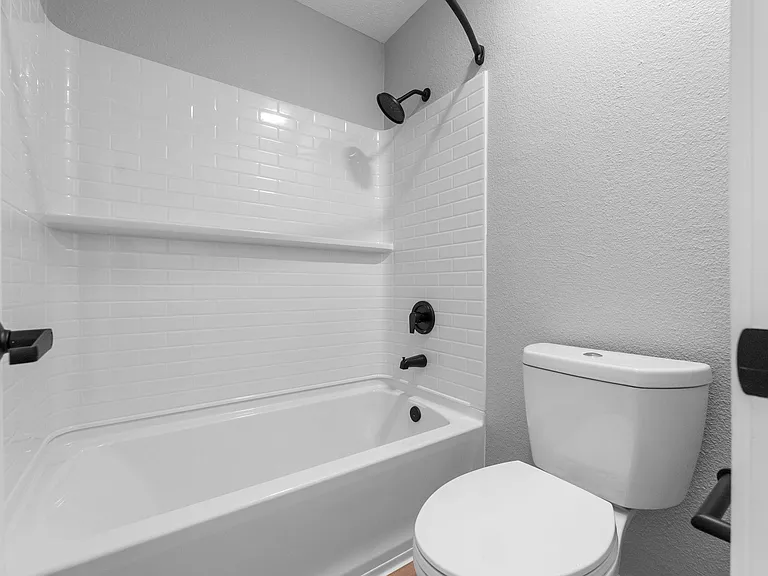 Countrywood Apartments — Photo 11