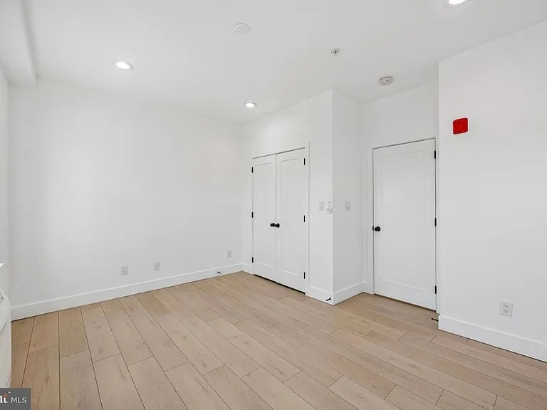 633 N 64th St #2 — Photo 4
