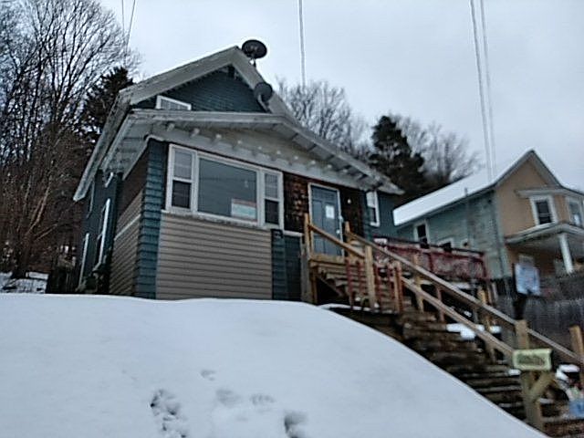 2nd image of 123 W Corydon St