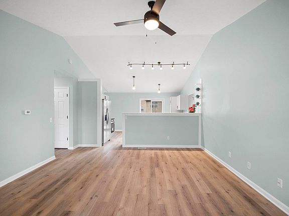5th image of 317 Winchester Ave