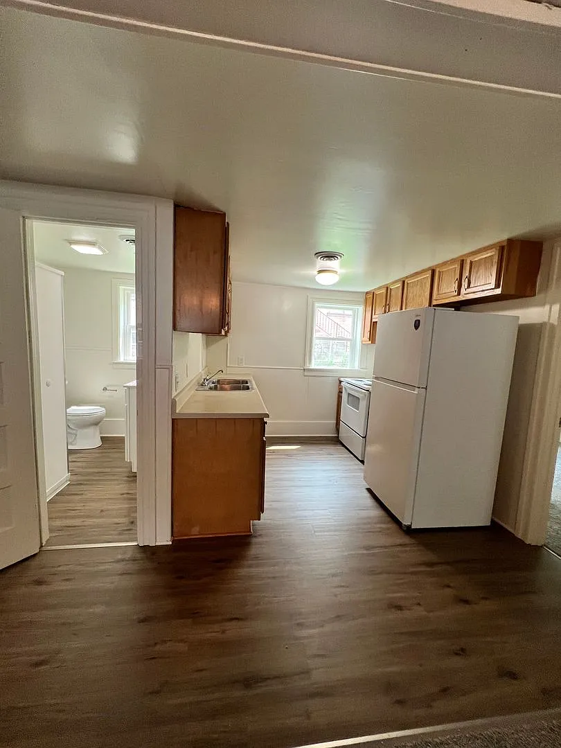 119 W Market St — Photo 1
