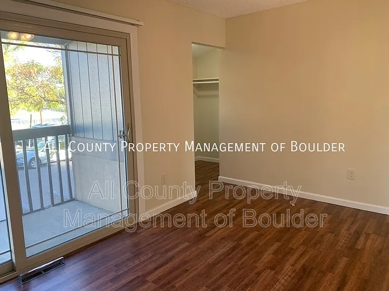 800 W Moorhead Cir #C — Photo 9