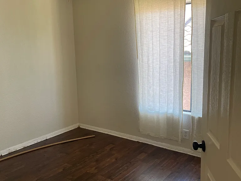1279 Vera Cruz — Photo 11