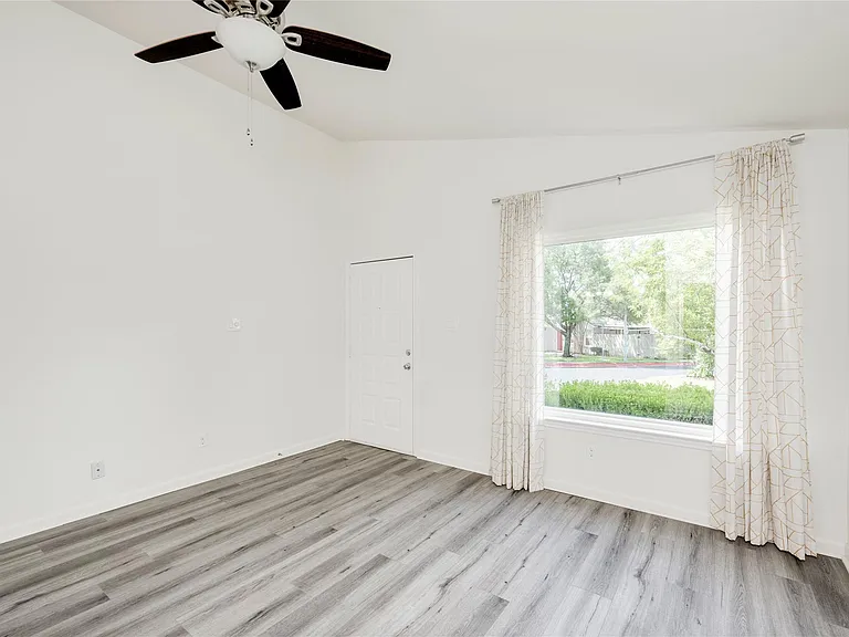 5900 Richard Carlton Blvd — Photo 17