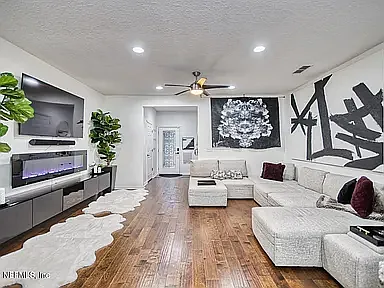 7019 Coldwater Dr — Photo 8