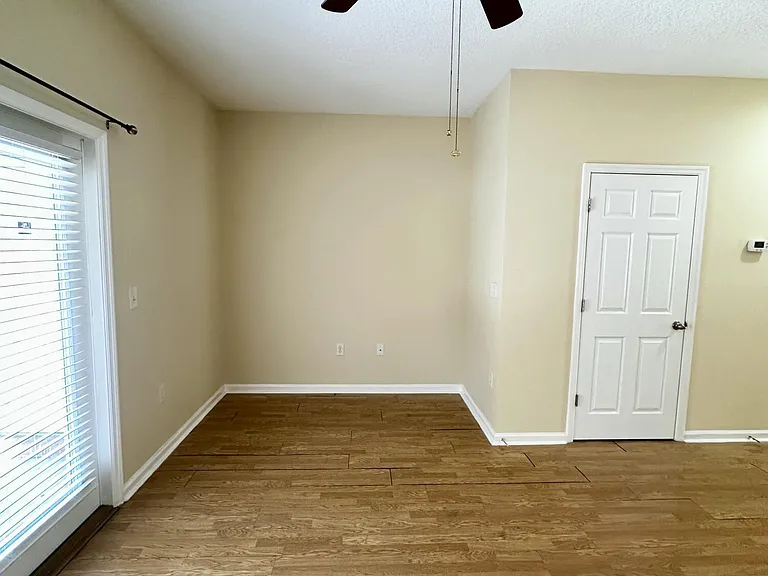 1496 Fieldview Dr — Photo 5