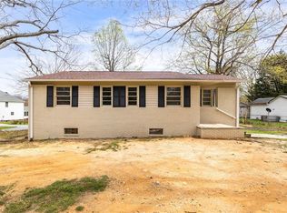 3938 Clodfelter Rd, Winston Salem, NC 27107