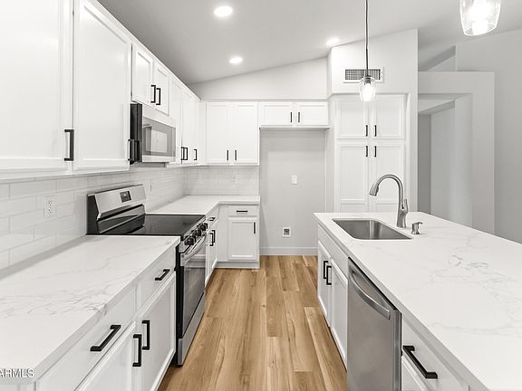 3rd image of 14708 W LUPINE Lane
