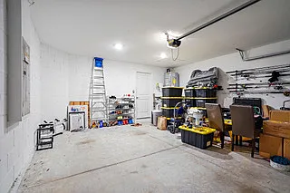 5246 Neil Dr — Photo 25