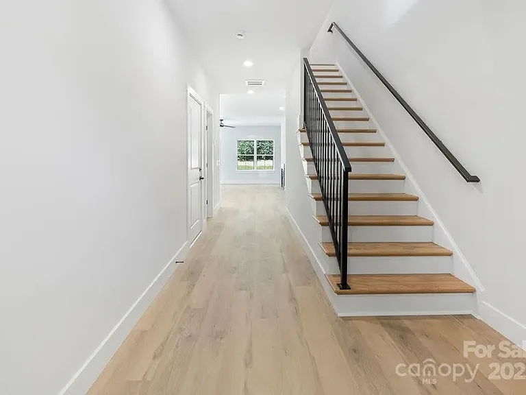 3127 Columbus Cir — Photo 15