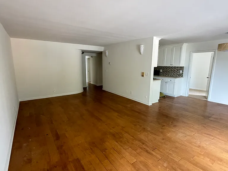 6637 Springpark Ave #6 — Photo 21