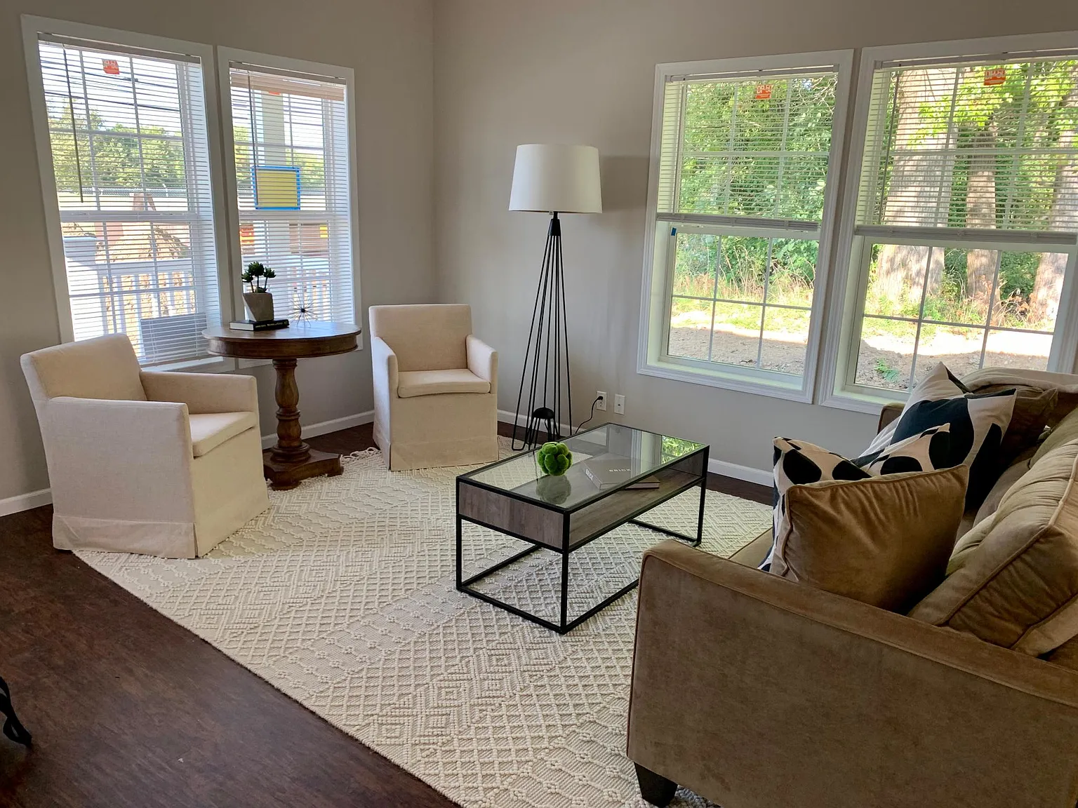 2 bed, 1000 sqft, $1,850 — Photo 3