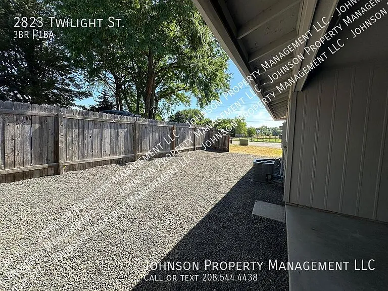 2823 Twilight St — Photo 9