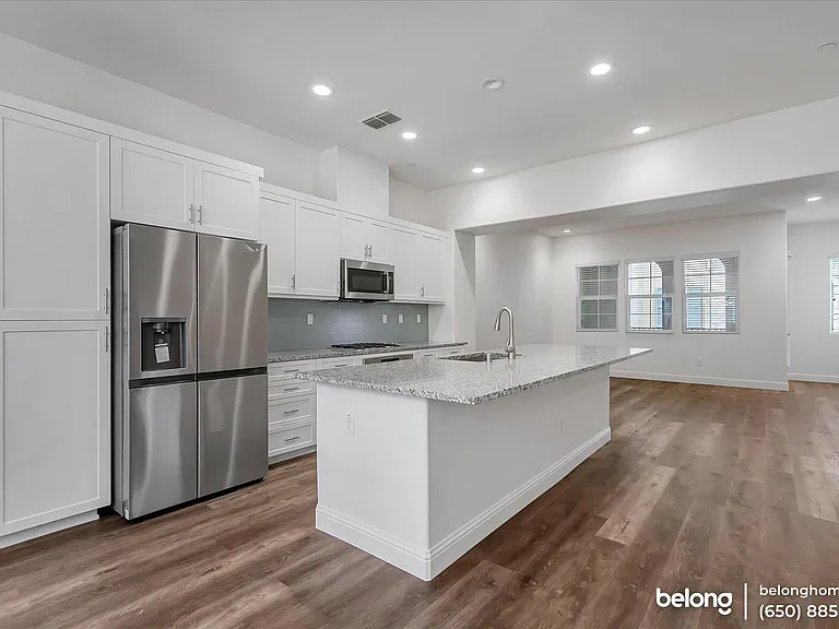 5832 Crespi Way — Photo 8