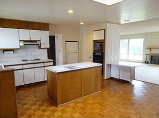 3rd image of 226 El Monte Dr