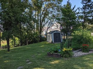 2712 Heather Ln, Waterloo, IA 50701