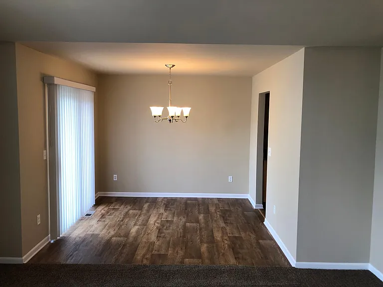 45682 Warwick Dr — Photo 7