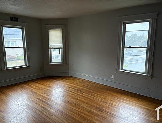1st image of 1425 Main St #2