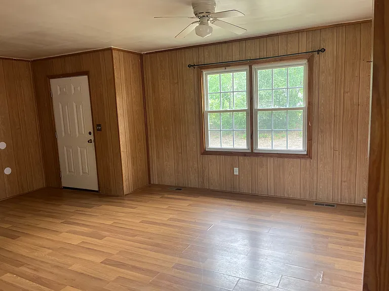 762 Maggie Ave — Photo 2