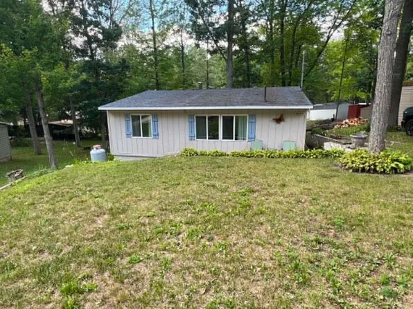 5247 Parklane Dr, Harrison, MI 48625