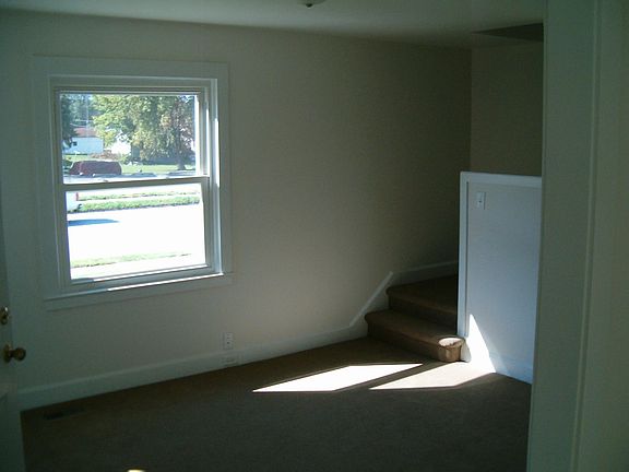 5th image of 1568 40th St