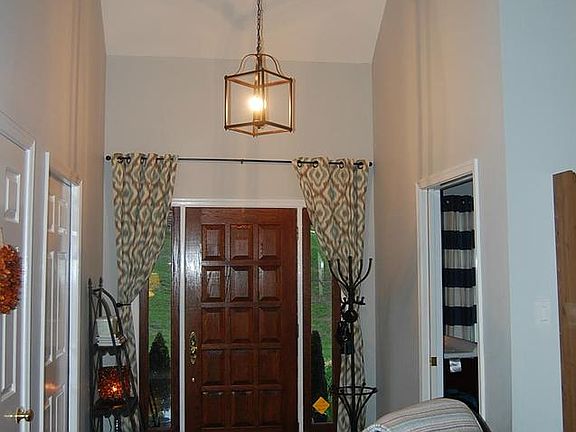 4th image of 108 Westmorland Ct
