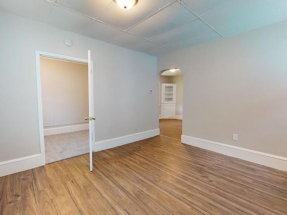 4th image of 7100 Hague Ave