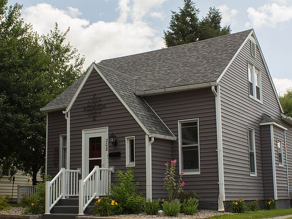 3rd image of 208 3rd Ave W
