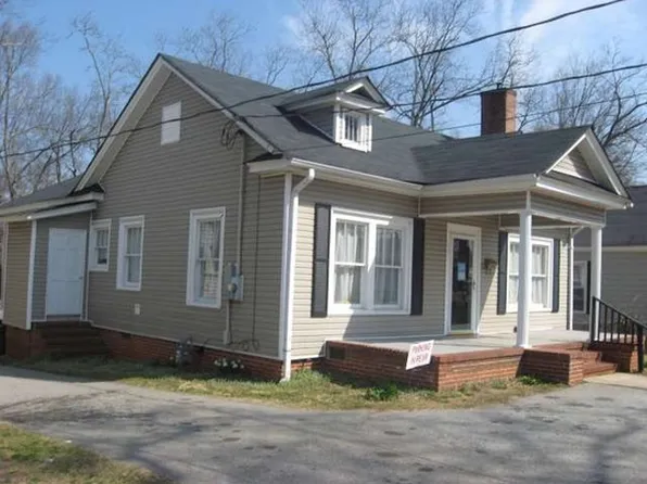 521 W Solomon St, Griffin, GA 30223