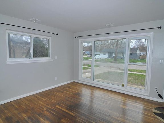 2nd image of 1642 Conway St