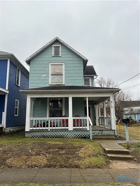912 Fairview Ave photo 1