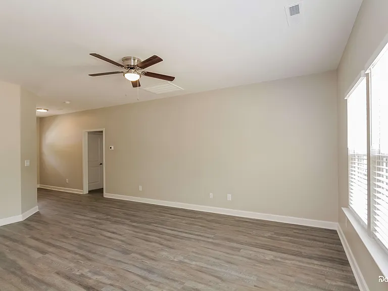 1300 W Walnut Ave — Photo 6