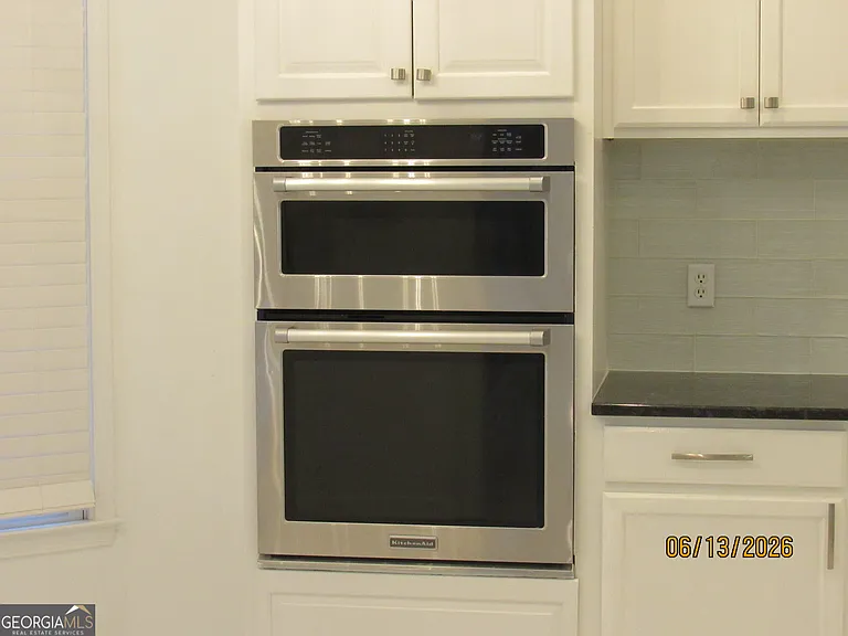 115 Sutton Ct — Photo 14