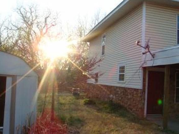 2nd image of 914 Acacia Cir