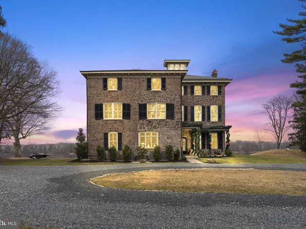 231 Woodlane Rd, Edgewater Park, NJ 08010