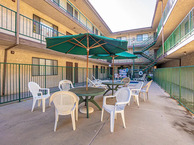 Courtyard — Photo 22