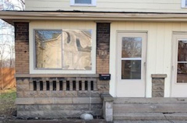 1st image of 121 Roswell St #123