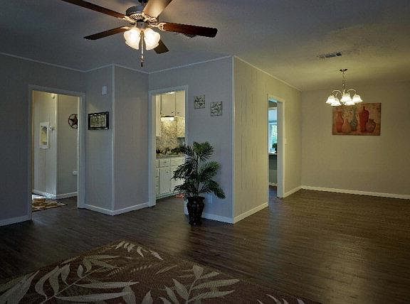 2nd image of 2001 E Crestwood Dr