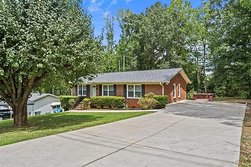215 Thomas Heights Cir Photo 1