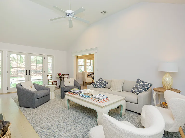 99 Oak Ln — Photo 15
