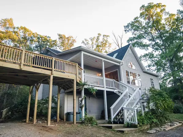 381 Thompson Hollow Rd, Bentonville, VA 22610