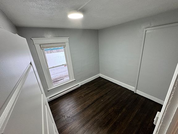 5th image of 325 Richmond Ave #B1