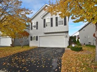 1464 Yorkshire Ln, Shakopee, MN 55379