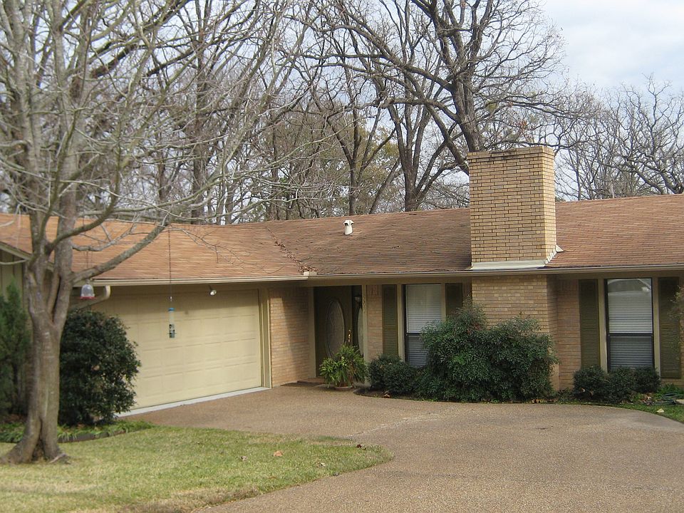 1st image of 247 Shoreline Dr