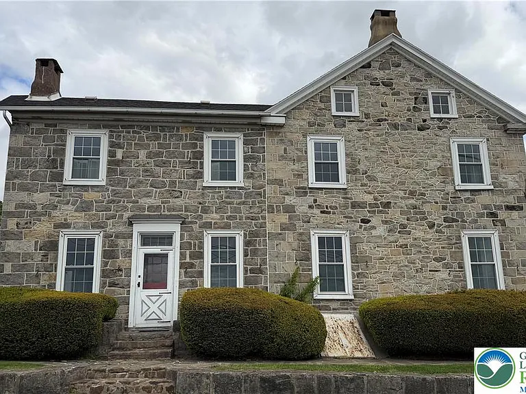 797 Main St — Photo 1