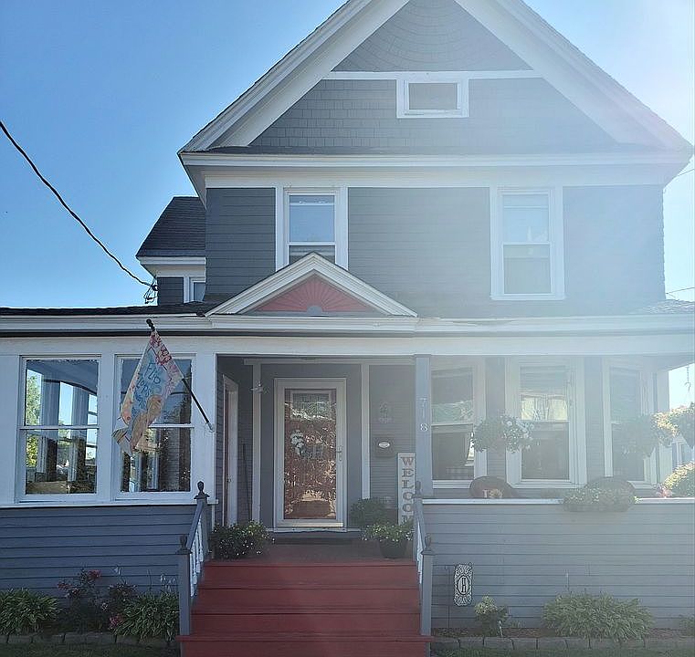 1st image of 718 Morris St