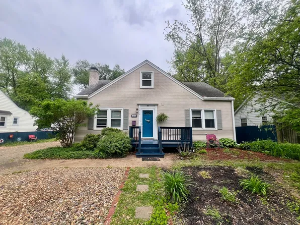 1013 W Springfield Ave, Champaign, IL 61821